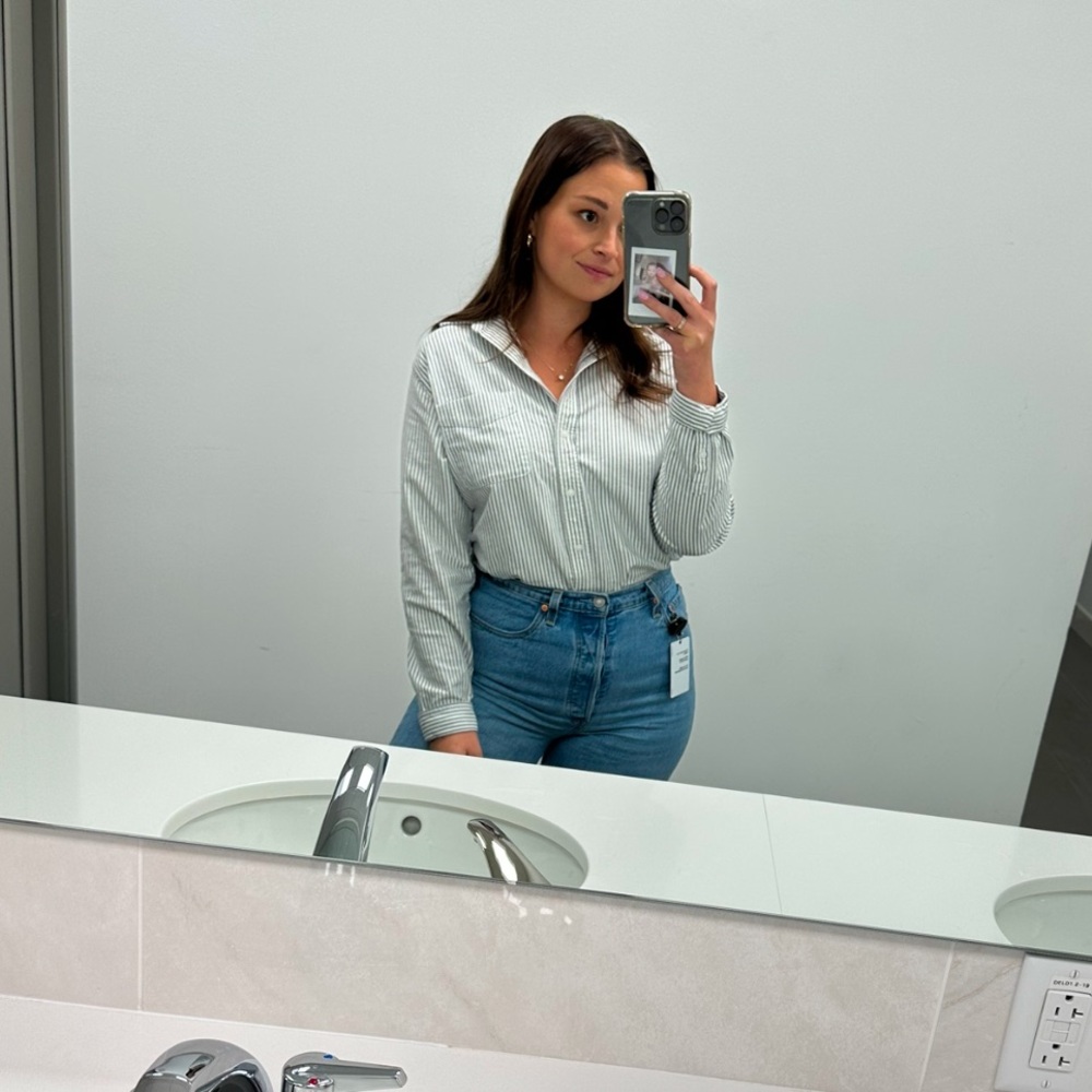 Everlane The Must-Have Oxford Shirt - Picture 5 of 5